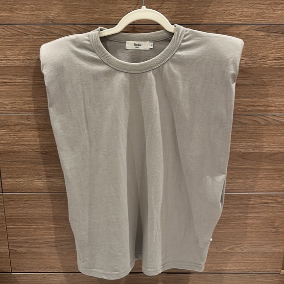 Frankie Shop Eva padded muscle shoulder tee - Picture 2 of 4